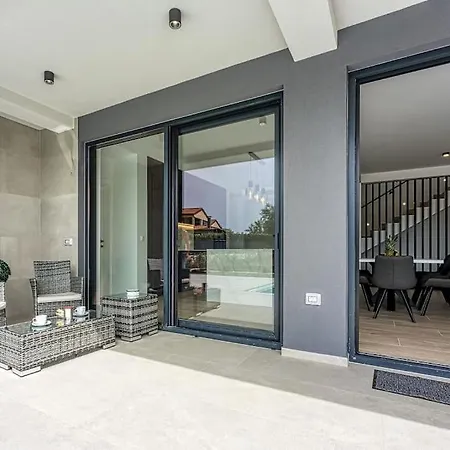 فيلة Ivy بوريتش